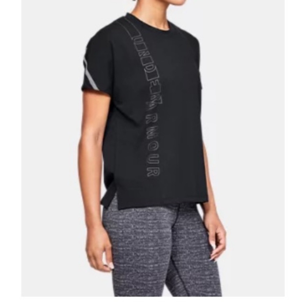 Under Armour Women’s Loose Black Graphic Tee